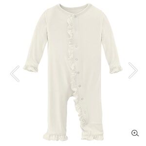 Kickee pants Classic Ruffle Coverall with Snaps in Natural